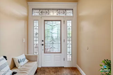 Entry Way - 17765 Almdale Ave, Eagle River, AK 99577 photo 2 of 11