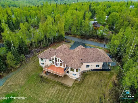 View/Area - 17765 Almdale Ave, Eagle River, AK 99577 photo 2 of 5