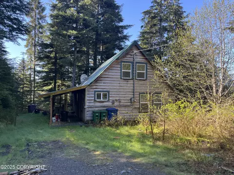 725 S Mitkof Hwy # -C, Petersburg, AK 99833