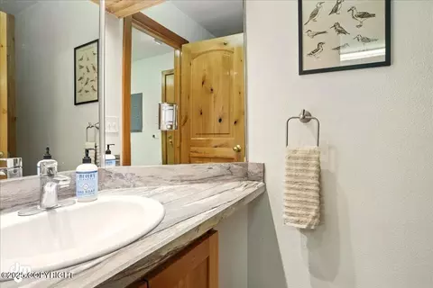 Bath - 7900 Sitzmark Cir, Anchorage, AK 99507 photo 3 of 7