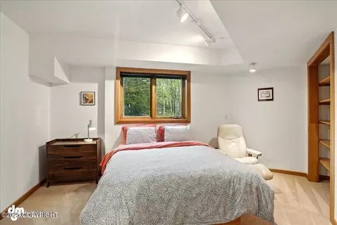 Bedroom - 7900 Sitzmark Cir, Anchorage, AK 99507 photo 6 of 7