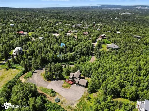 View/Area - 7900 Sitzmark Cir, Anchorage, AK 99507 photo 2 of 2