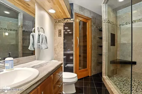 Bath - 7900 Sitzmark Cir, Anchorage, AK 99507 photo 6 of 7