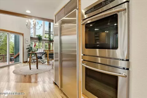 Kitchen - 7900 Sitzmark Cir, Anchorage, AK 99507 photo 2 of 6