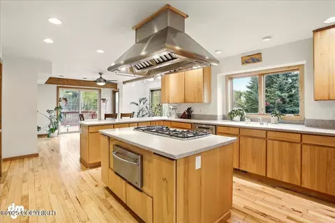 Kitchen - 7900 Sitzmark Cir, Anchorage, AK 99507 photo 5 of 6