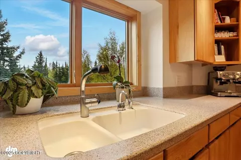 Kitchen - 7900 Sitzmark Cir, Anchorage, AK 99507 photo 3 of 6