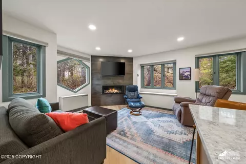 303 Crystal Mountain Rd # B3, Girdwood, AK 99587