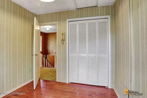 Bedroom - 20811 Eagle River Rd, Eagle River, AK 99577 photo 2 of 2