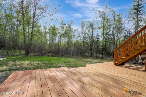 Exterior - 20811 Eagle River Rd, Eagle River, AK 99577 photo 4 of 9