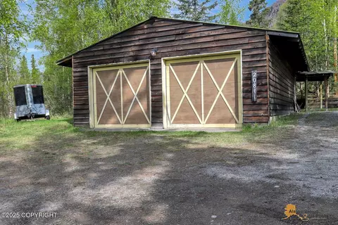 Exterior - 20811 Eagle River Rd, Eagle River, AK 99577 photo 8 of 9