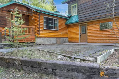 Exterior - 20811 Eagle River Rd, Eagle River, AK 99577 photo 2 of 9