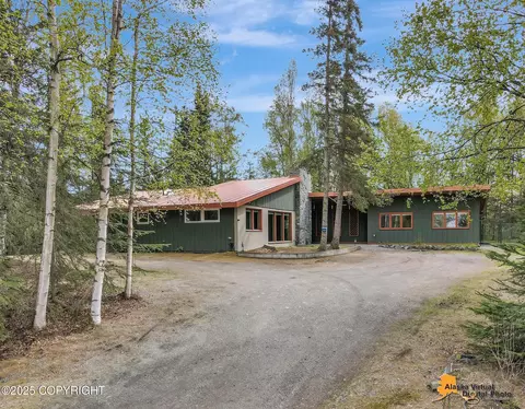 7956 Seclusion Dr, Anchorage, AK 99504