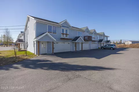 2675 Bald Eagle Ct # B, North Pole, AK 99705