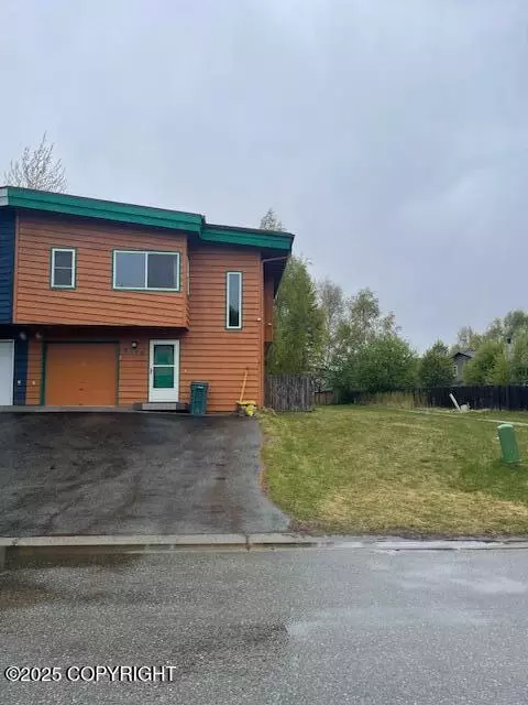 8100 Country Woods Dr, Anchorage, AK 99502
