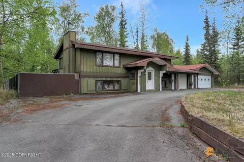1115 N Leatherleaf Loop, Wasilla, AK 99654 photo 2
