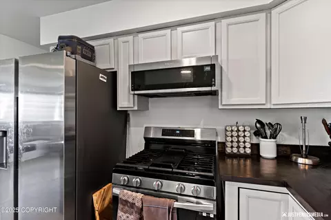 Kitchen - 437 E 14th Ave, Anchorage, AK 99501 photo 3 of 7
