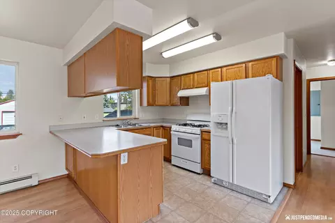 Kitchen - 437 E 14th Ave, Anchorage, AK 99501 photo 5 of 7