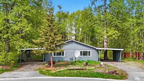 961 E Dellwood St, Wasilla, AK 99654