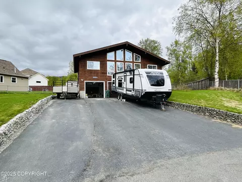 17151 Vanover Cir, Eagle River, AK 99577