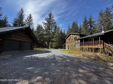 33325 Vinewood Ln, Seward, AK 99664