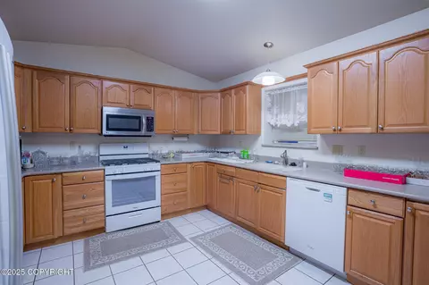 Kitchen - 8330 E 5th Ave, Anchorage, AK 99504 photo 3 of 3