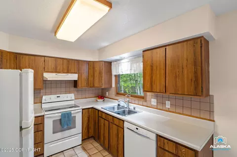 18113 Misty Falls Cir, Eagle River, AK 99577 photo 9