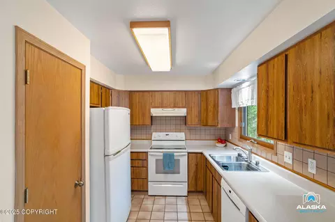 18113 Misty Falls Cir, Eagle River, AK 99577 photo 8