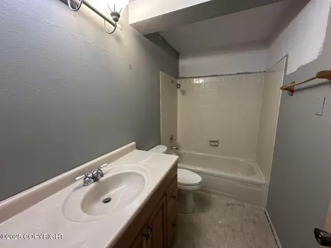Bath - 1210 E 16th Ave # 3, Anchorage, AK 99501 photo 1 of 3