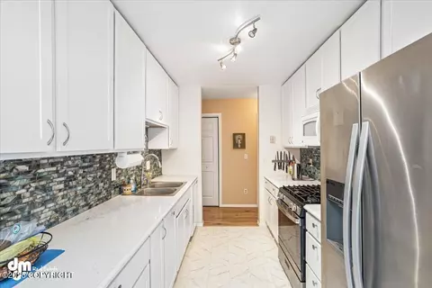 Kitchen - 1920 E 56th Ave, Anchorage, AK 99507 photo 3 of 8