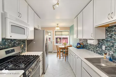 Kitchen - 1920 E 56th Ave, Anchorage, AK 99507 photo 4 of 8