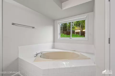 Bath - 19511 Marble Cir, Eagle River, AK 99577 photo 3 of 4