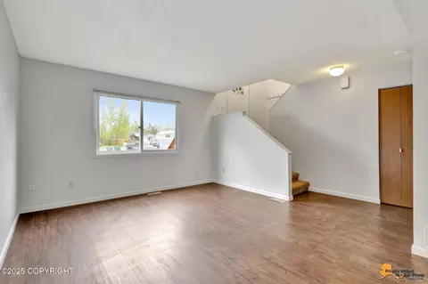 329 Gaylene Cir, Anchorage, AK 99504