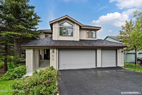 18712 Guillemot Cir, Anchorage, AK 99516