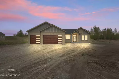 11874 E Apple Cir, Palmer, AK 99645