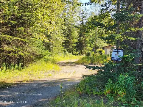 45124 Holt-lamplight Rd, Nikiskinorth Kenai, AK 99611
