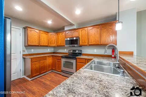 6510 Whispering Loop # B, Anchorage, AK 99504 photo 8
