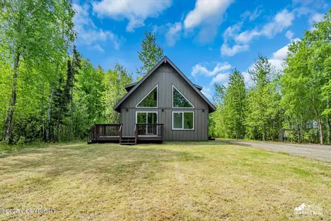 6840 W Captain Hook Dr, Wasilla, AK 99654