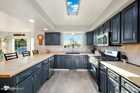 5672 Gooseberry Cir, Wasilla, AK 99654