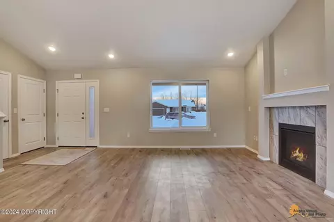 Living - 1633 E Hidden Ranch Loop, Palmer, AK 99645 photo 2 of 5