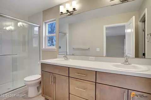 Bath - 1633 E Hidden Ranch Loop, Palmer, AK 99645 photo 3 of 4