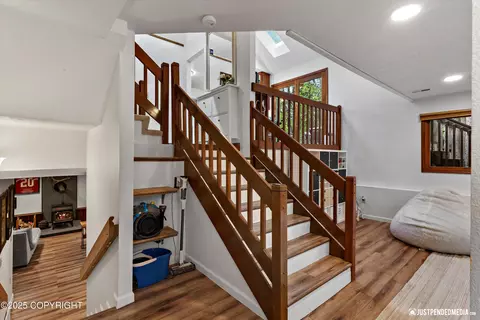 Entry Way - 10510 Constitution Cir, Eagle River, AK 99577 photo 3 of 4