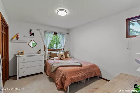 Bedroom - 10510 Constitution Cir, Eagle River, AK 99577 photo 4 of 7