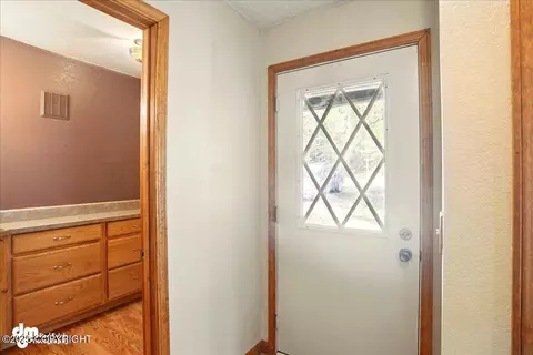 Entry Way - 5480 E 98th Ave, Anchorage, AK 99516 photo 2 of 5