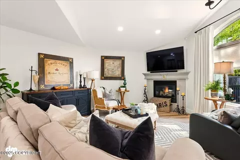 Living - 10037 Excursion Cir, Anchorage, AK 99515 photo 2 of 3