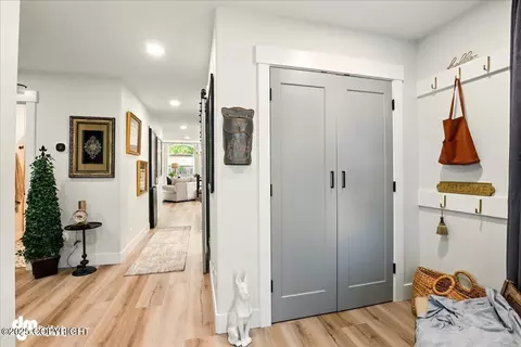 Entry Way - 10037 Excursion Cir, Anchorage, AK 99515 photo 2 of 5