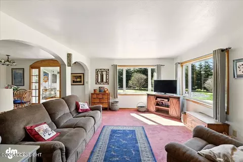 Living - 33768 Granross St, Anchor Point, AK 99556 photo 2 of 3