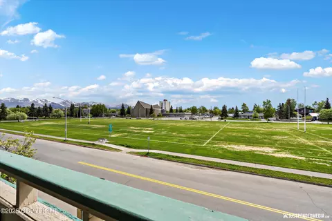 836 M St # 215, Anchorage, AK 99501