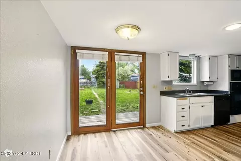 4403 E 5th Ave, Anchorage, AK 99508 photo 6