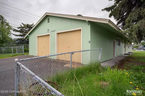 5024 Klondike Ave, Anchorage, AK 99508