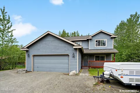 1061 E Mulchatna Dr, Wasilla, AK 99654